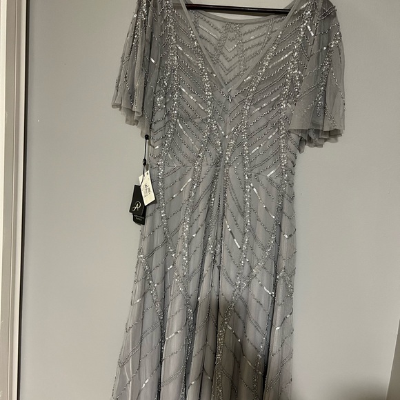 NWT Adrianna Papell size 4 beaded dress midi dress - Picture 3 of 5